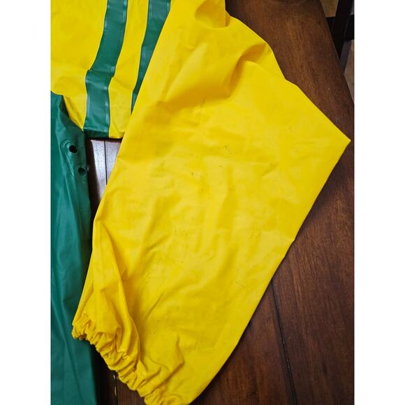 VINTAGE‎ 1984 YONKERS RACEWAY RAIN JACKET - Picture 7 of 12